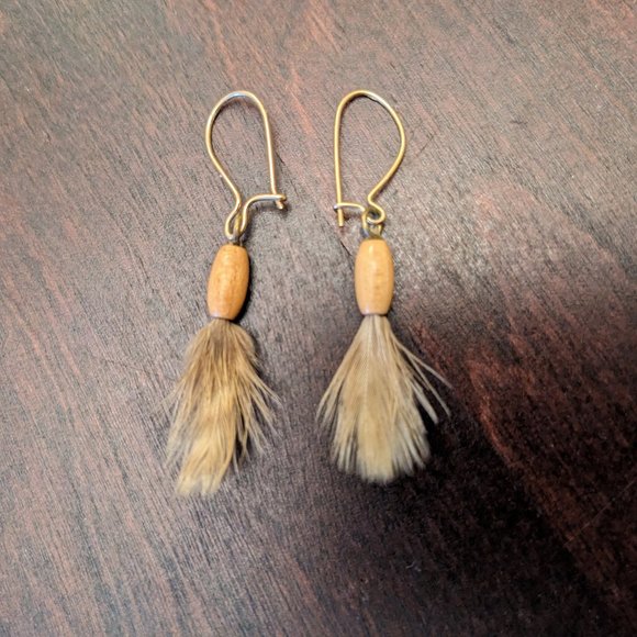 Small Feather Earrings - Picture 1 of 2